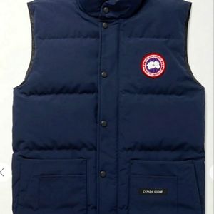 Canada Goose Men's Slim-Fit Freestyle Crew Quilted Arctic Tech Down Gilet